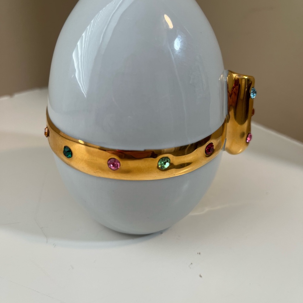 Capodimonte Polaris Egg Figurine with Swarovski Crystals, 24K Gold - Picture 9 of 16